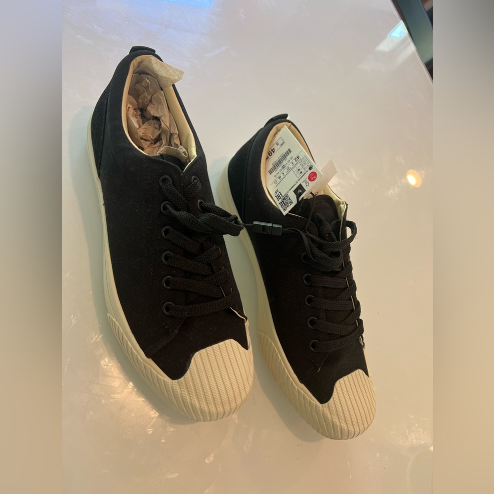 Zara’s shoes